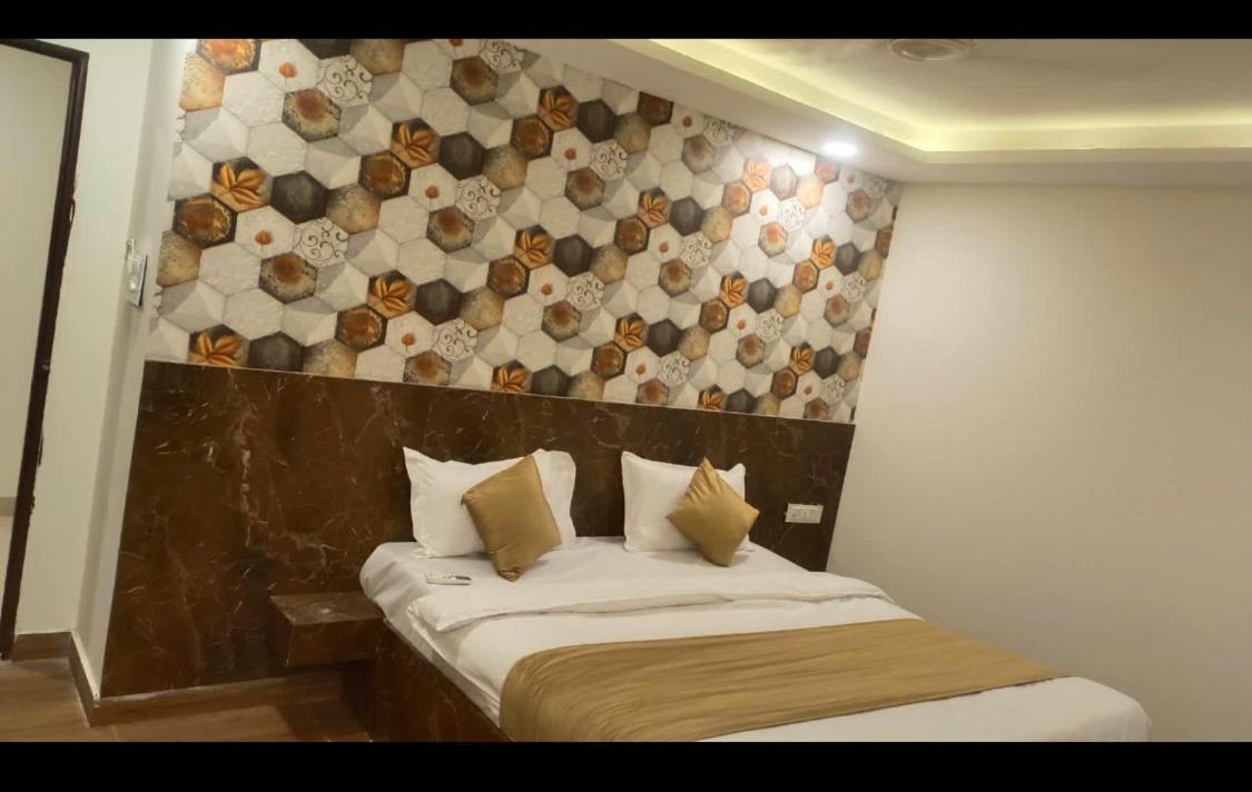 Siddi Vinayaka Hotel Hyderabad Eksteriør billede
